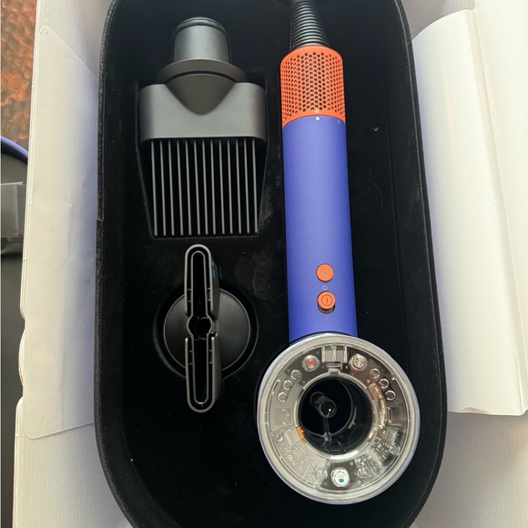 Dyson Supersonic Nural™ hair dryer Vinca
blue/Topaz - Picture 5 of 6